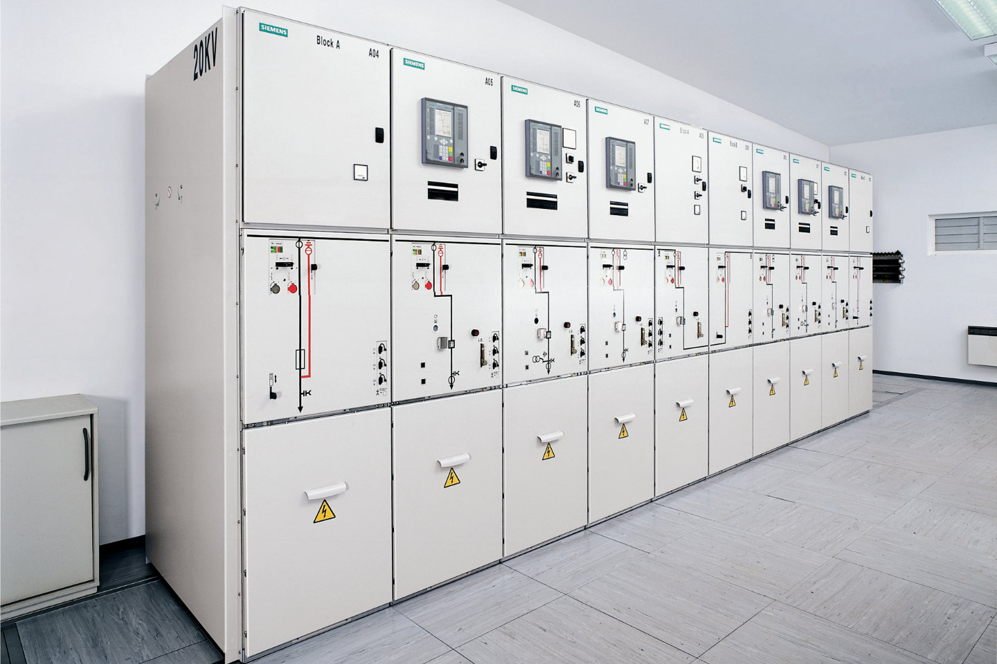 Everything You Need to Know About Medium Voltage Switchgear Panels